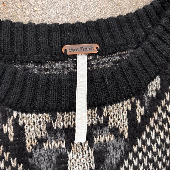 Free People Women's Superstar Cropped Boxy Pullover Sweater Black Combo - Picture 6 of 7